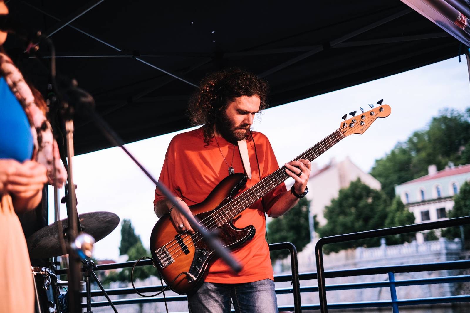 Kateřina Marie Tichá s Bandjeez zazpívali fanouškům na Vltavě, potěšili i novými písněmi