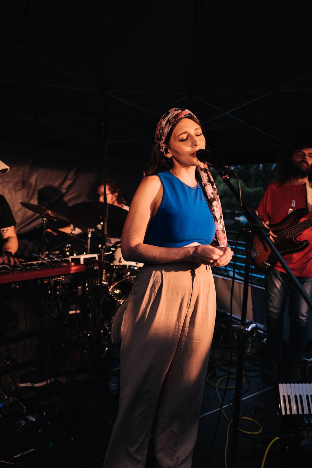 Kateřina Marie Tichá s Bandjeez zazpívali fanouškům na Vltavě, potěšili i novými písněmi