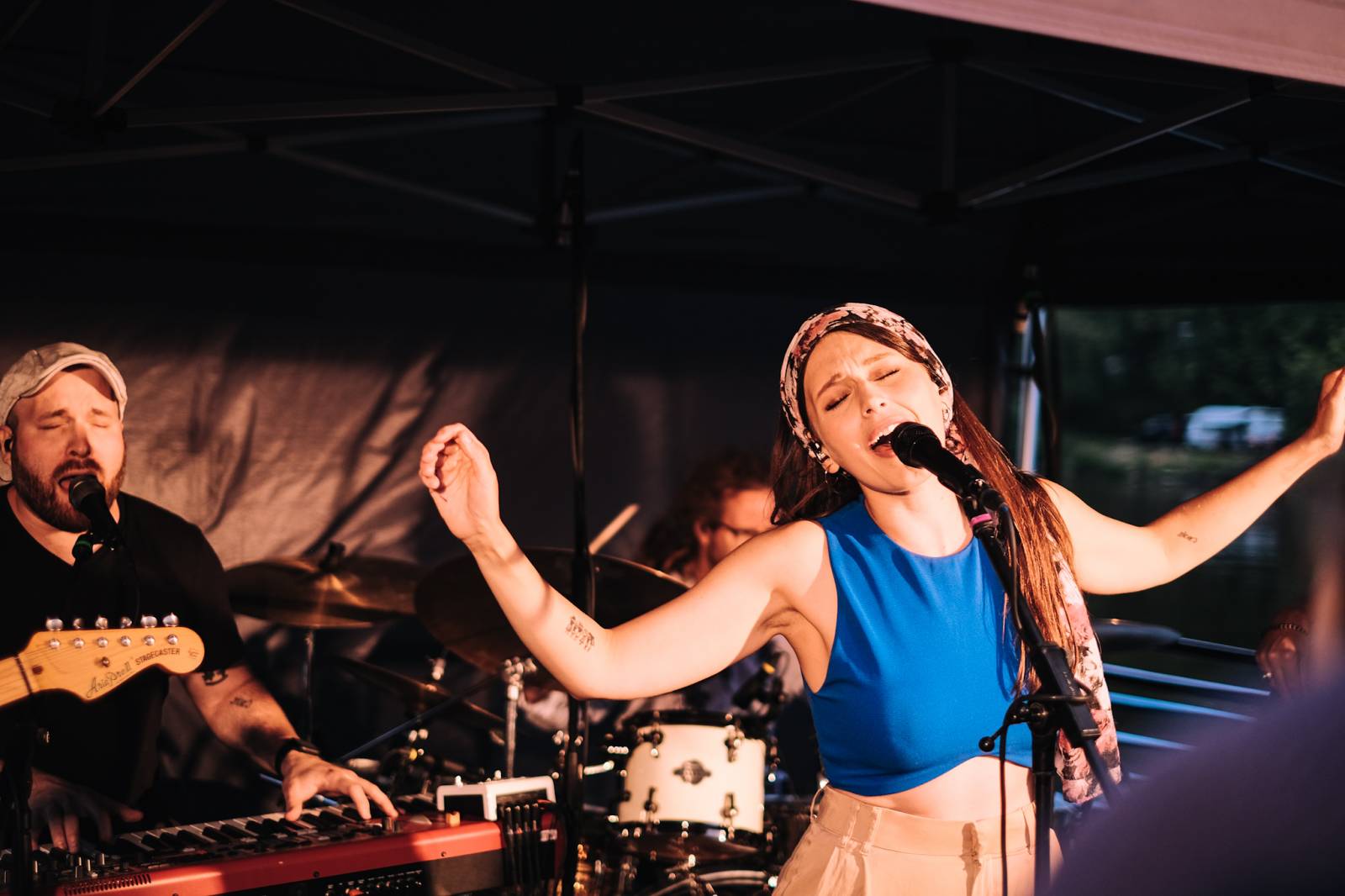 Kateřina Marie Tichá s Bandjeez zazpívali fanouškům na Vltavě, potěšili i novými písněmi