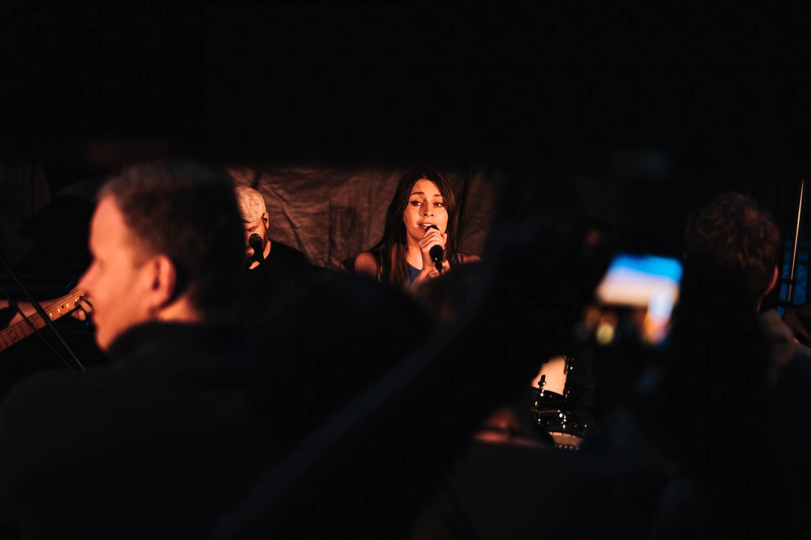 Kateřina Marie Tichá s Bandjeez zazpívali fanouškům na Vltavě, potěšili i novými písněmi