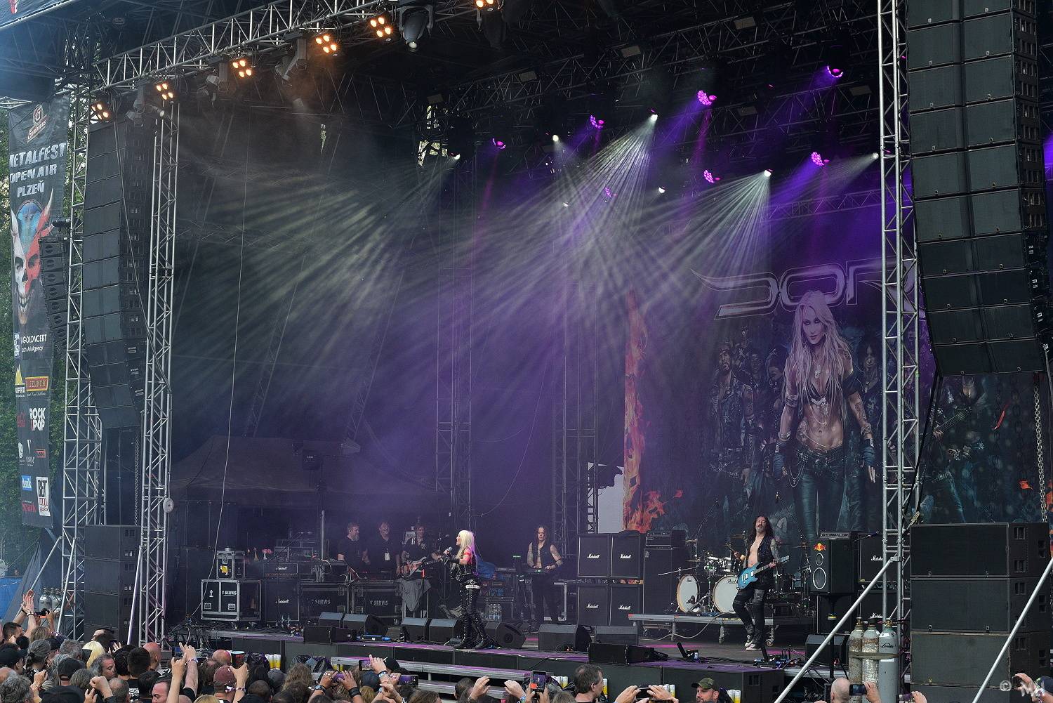 Metalové burácení v Plzni pokračuje. Doro oslavila narozeniny, vystoupili i Running Wild nebo Majestica
