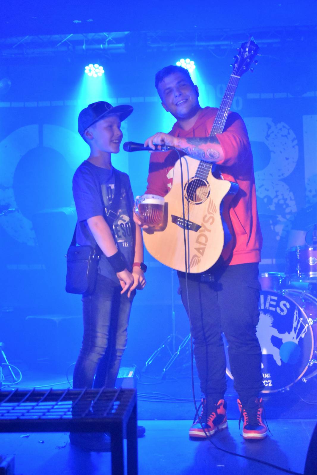 Adys do Rock Café přivezli Poslední kapku romantiky, Curlies Sousedku  