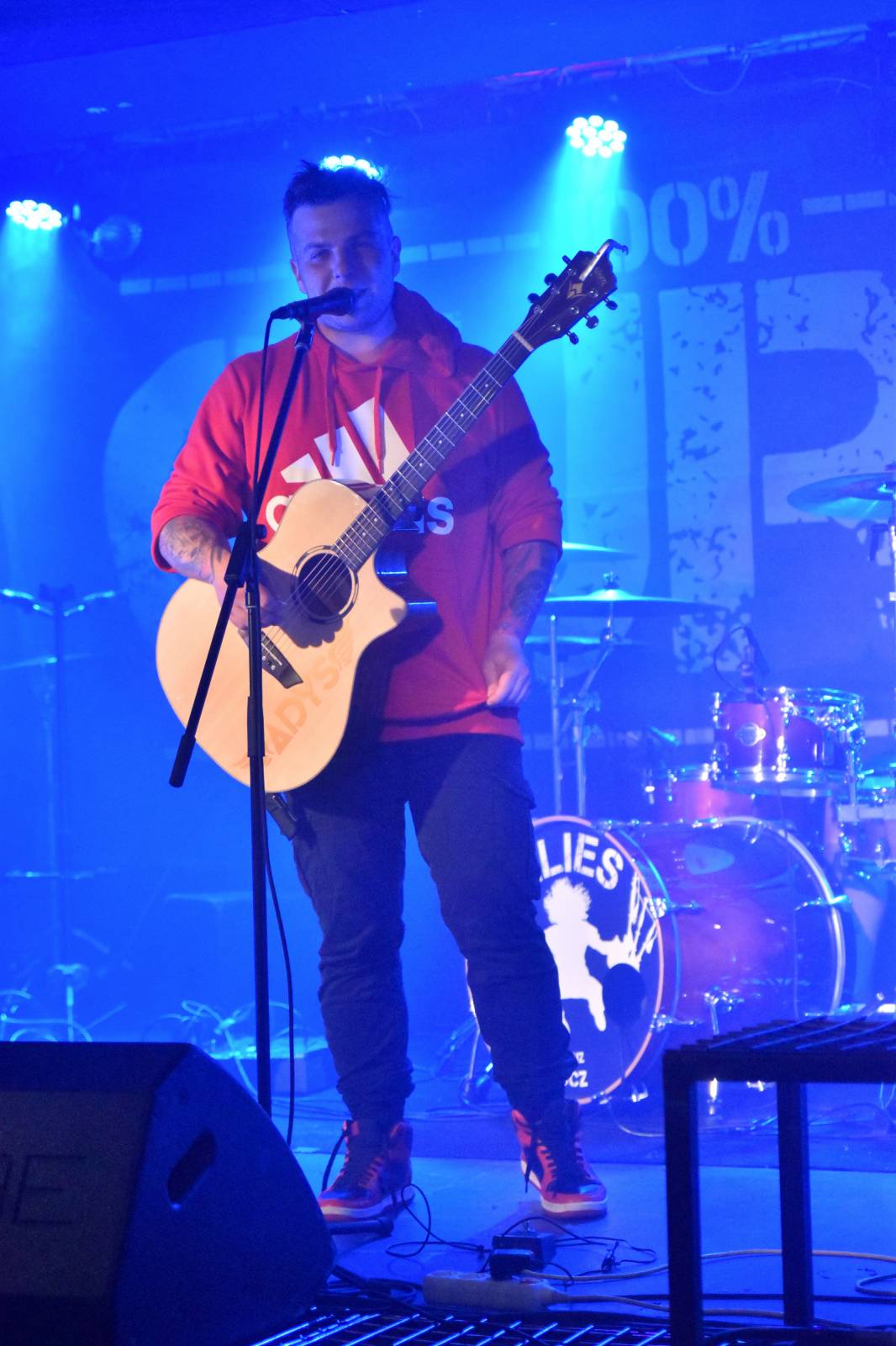 Adys do Rock Café přivezli Poslední kapku romantiky, Curlies Sousedku  