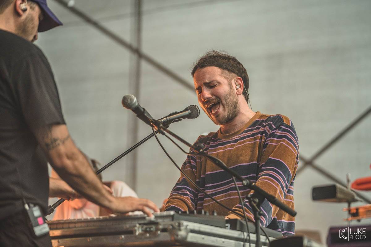 Kanadští Billy Talent zahráli v Brně na Výstavišti. Ani deštěm se fanoušci nenechali odradit