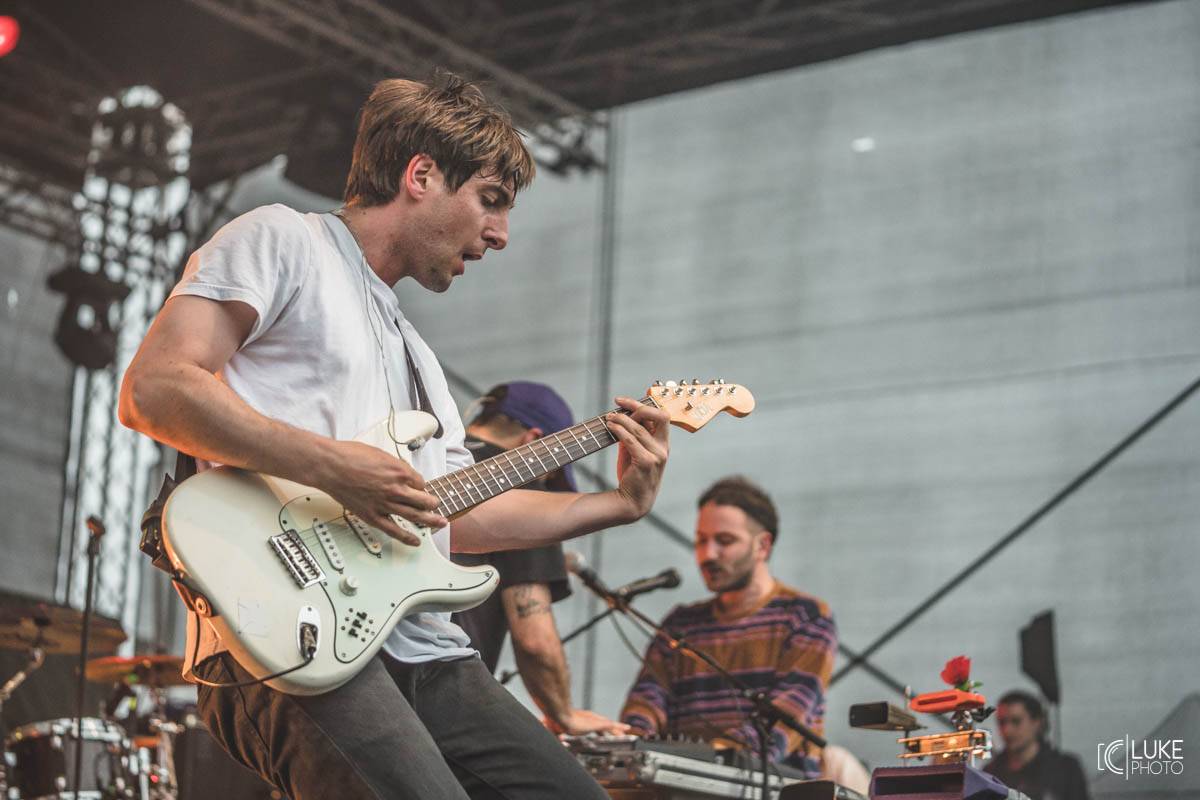 Kanadští Billy Talent zahráli v Brně na Výstavišti. Ani deštěm se fanoušci nenechali odradit