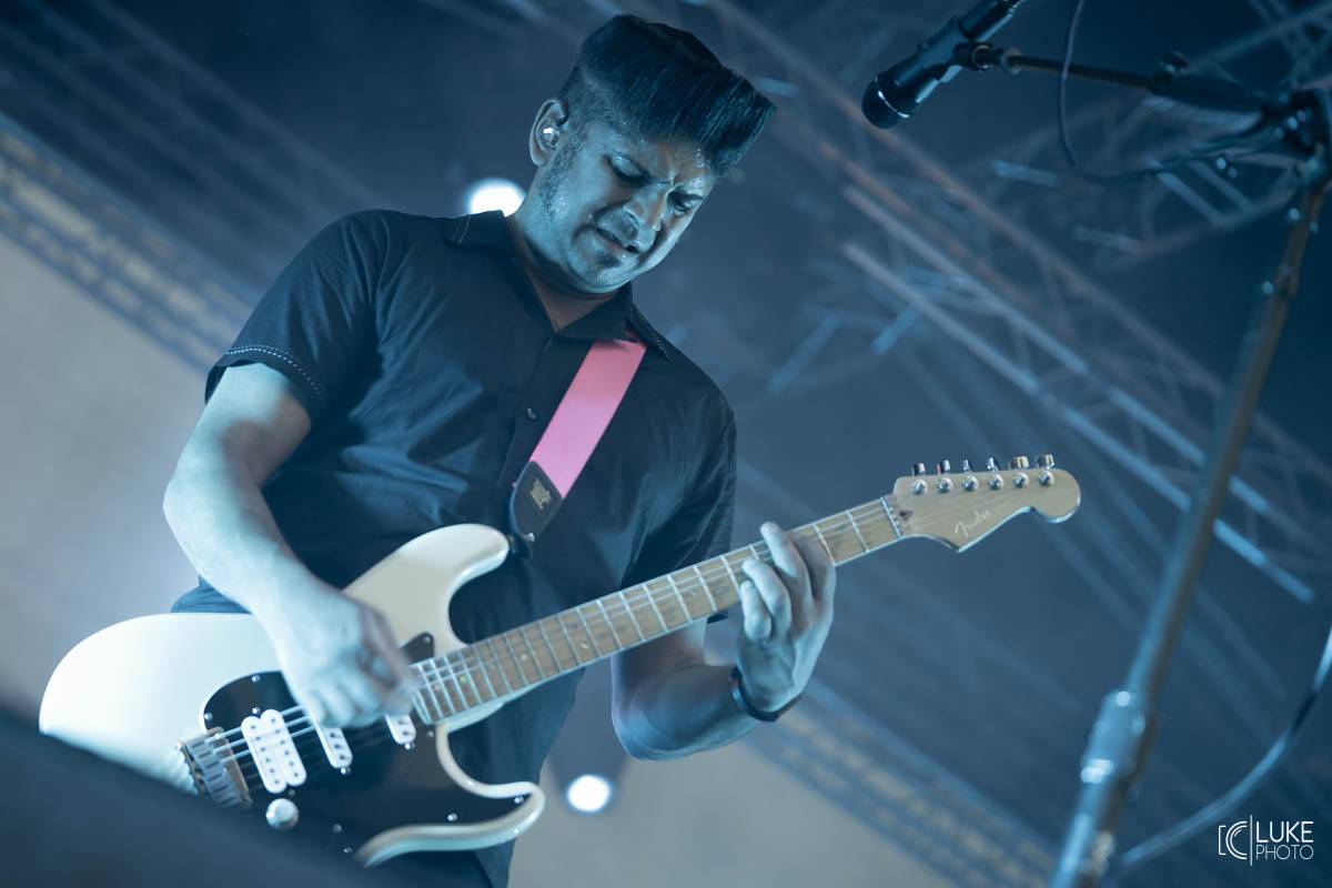 Kanadští Billy Talent zahráli v Brně na Výstavišti. Ani deštěm se fanoušci nenechali odradit