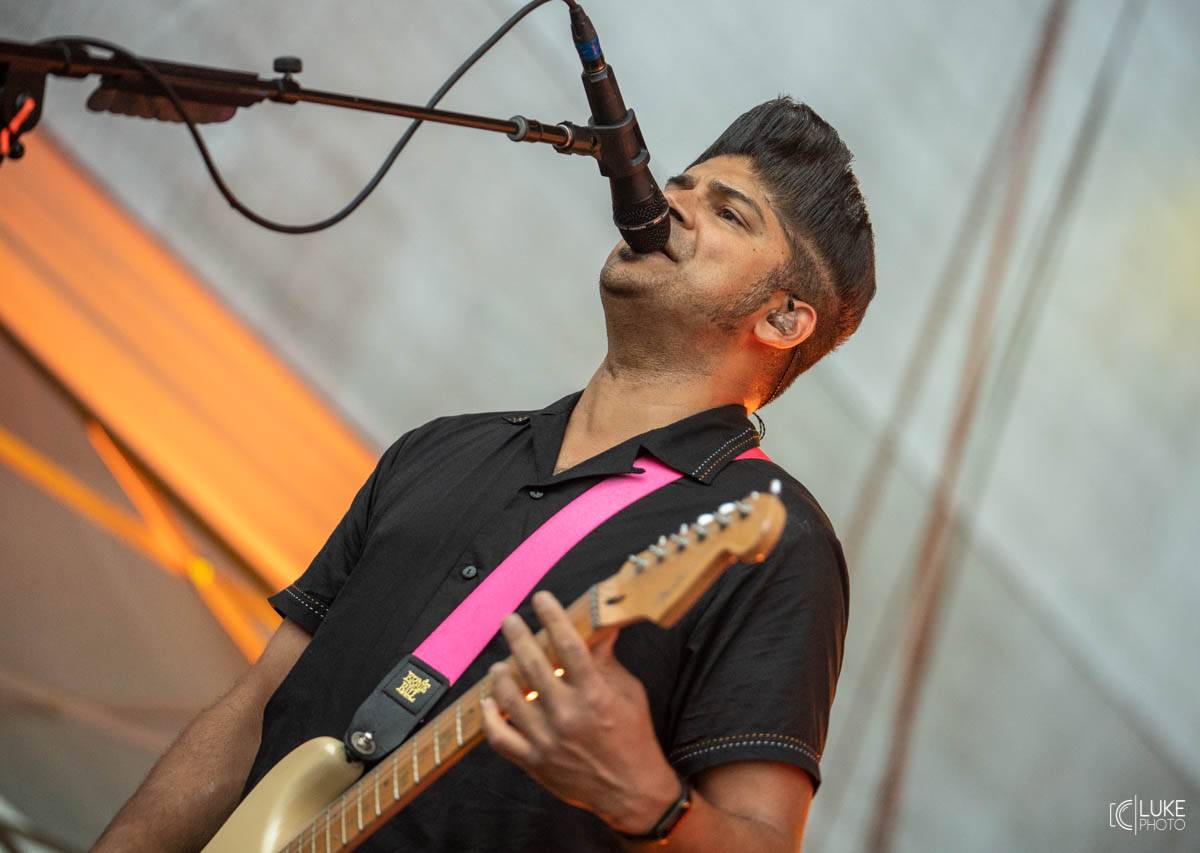 Kanadští Billy Talent zahráli v Brně na Výstavišti. Ani deštěm se fanoušci nenechali odradit