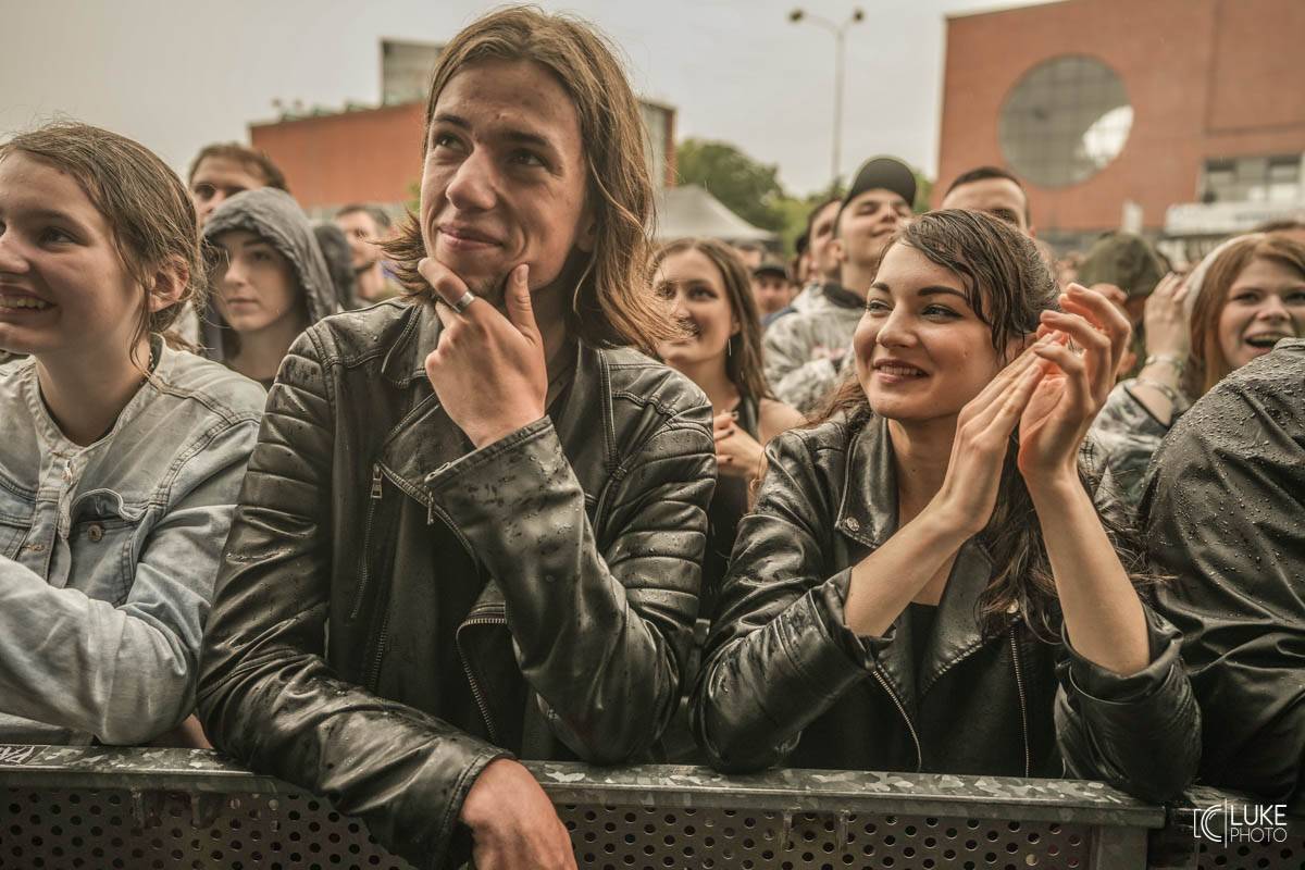 Kanadští Billy Talent zahráli v Brně na Výstavišti. Ani deštěm se fanoušci nenechali odradit