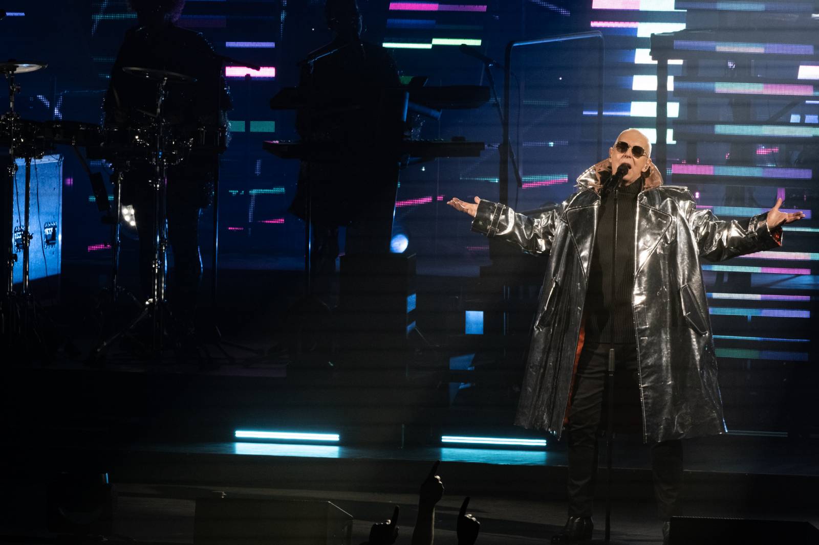 Ve Foru Karlín se tančilo v rytmu devadesátek. Pet Shop Boys zahráli své největší hity