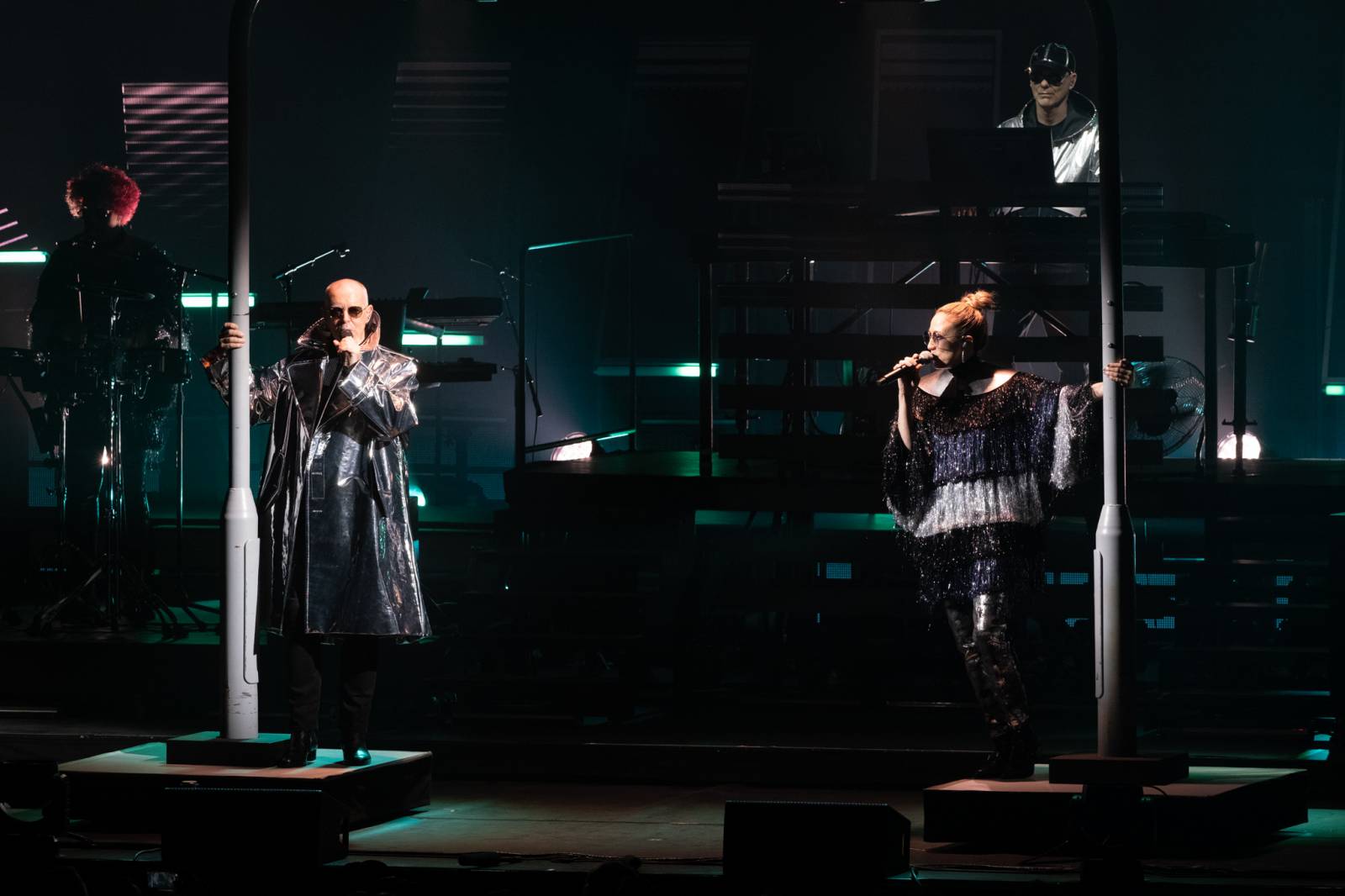 Ve Foru Karlín se tančilo v rytmu devadesátek. Pet Shop Boys zahráli své největší hity