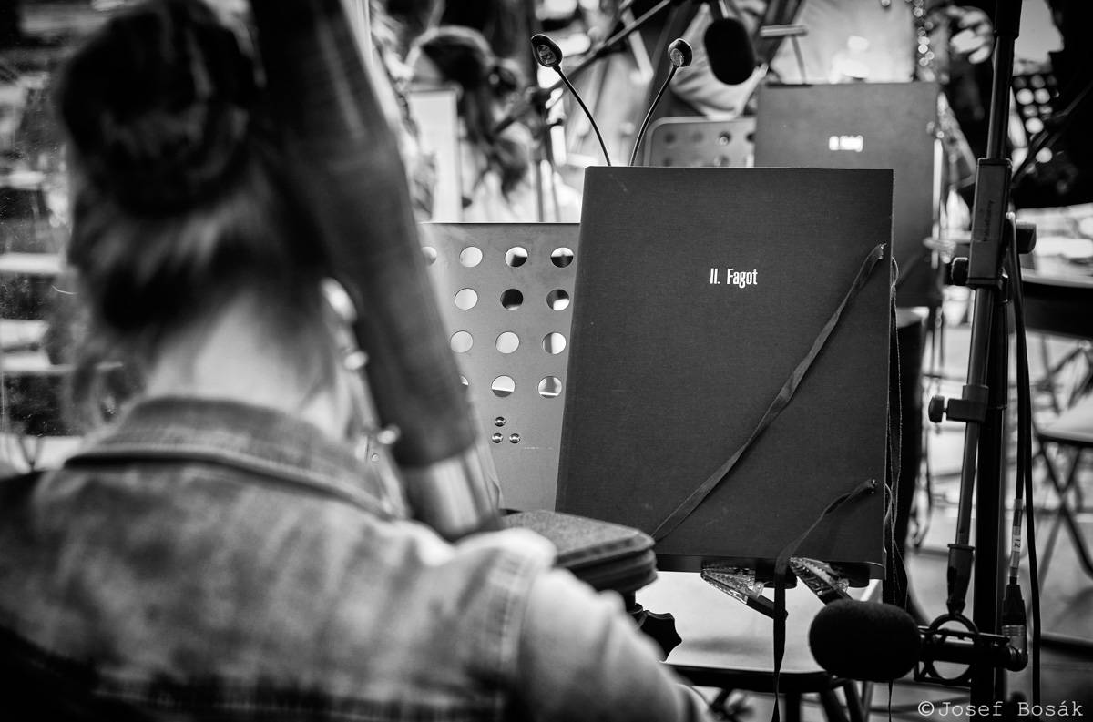 Michal Hrůza zahájil turné Symphonica na zahradě Trojského zámku, kapelu doprovází ženský orchestr i dětský sbor