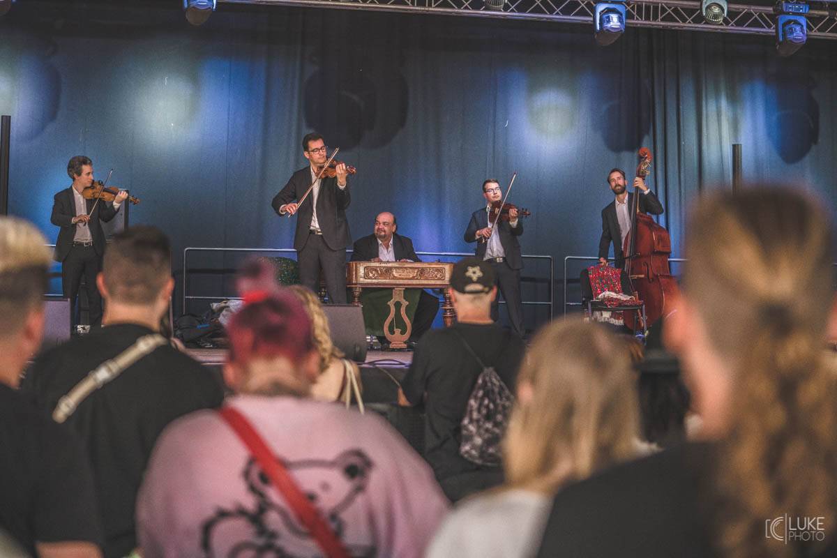 Druhý den Rock For People nabídl Skillet, Royal Blood, Neck Deep i Enter Shikari