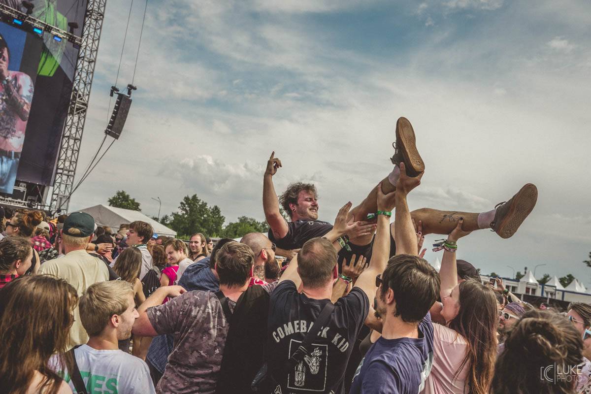 Druhý den Rock For People nabídl Skillet, Royal Blood, Neck Deep i Enter Shikari