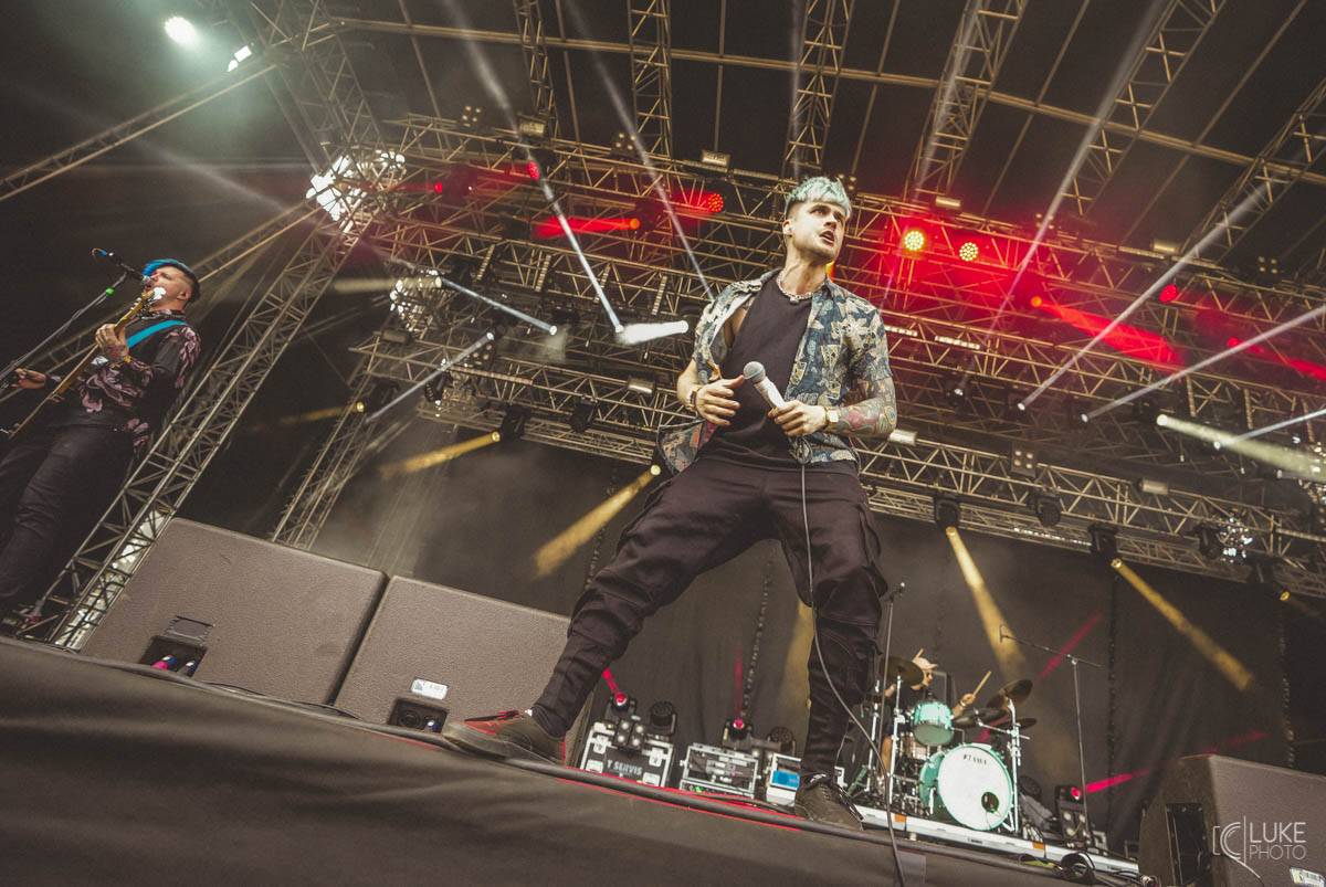 Druhý den Rock For People nabídl Skillet, Royal Blood, Neck Deep i Enter Shikari