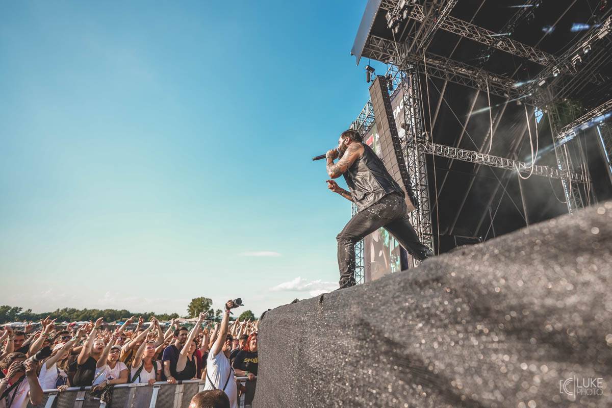 Druhý den Rock For People nabídl Skillet, Royal Blood, Neck Deep i Enter Shikari