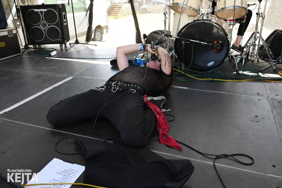 Punk Rock for Ferdinand: nejen dospěláci pařili na RV-4, The Fialky nebo !V.V.Ú.