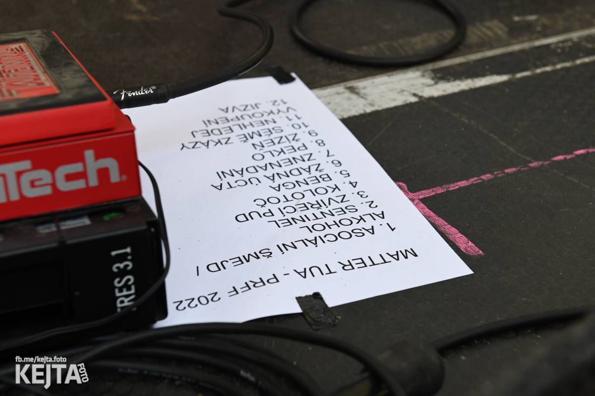 Punk Rock for Ferdinand: nejen dospěláci pařili na RV-4, The Fialky nebo !V.V.Ú.