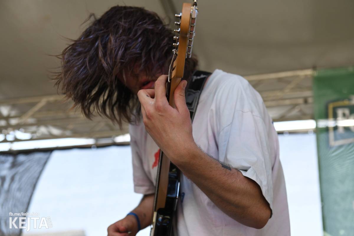 Punk Rock for Ferdinand: nejen dospěláci pařili na RV-4, The Fialky nebo !V.V.Ú.