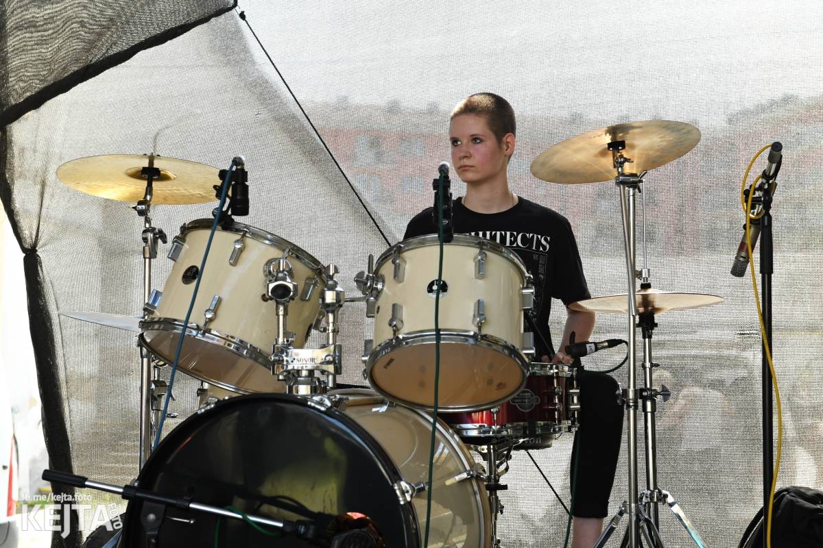 Punk Rock for Ferdinand: nejen dospěláci pařili na RV-4, The Fialky nebo !V.V.Ú.