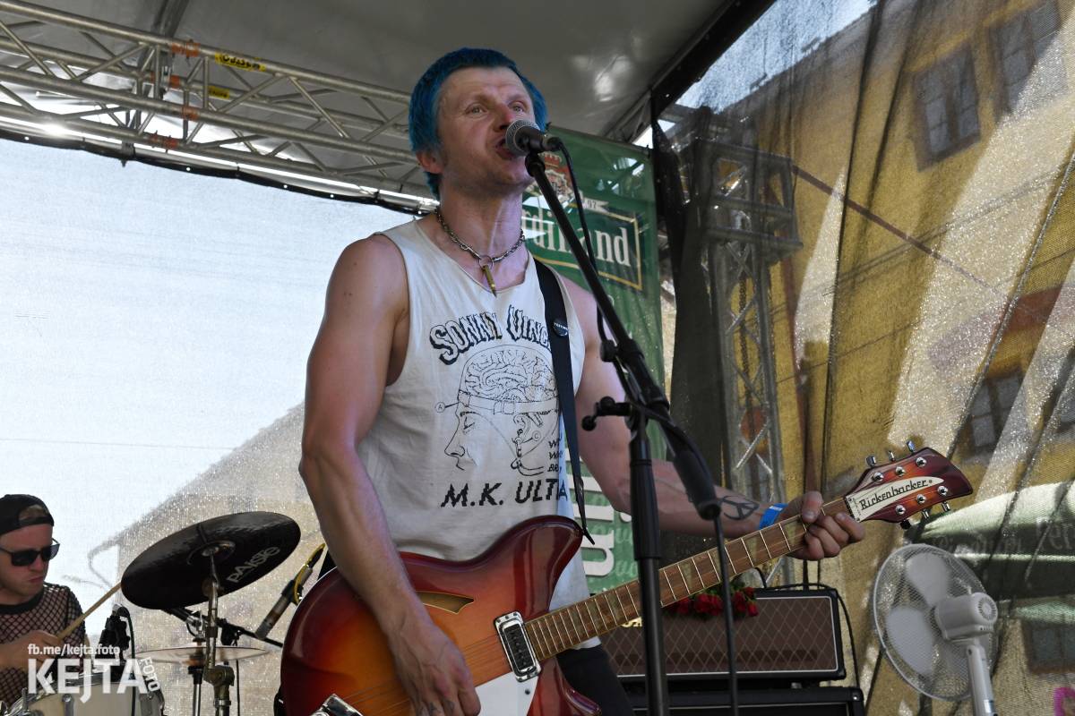 Punk Rock for Ferdinand: nejen dospěláci pařili na RV-4, The Fialky nebo !V.V.Ú.