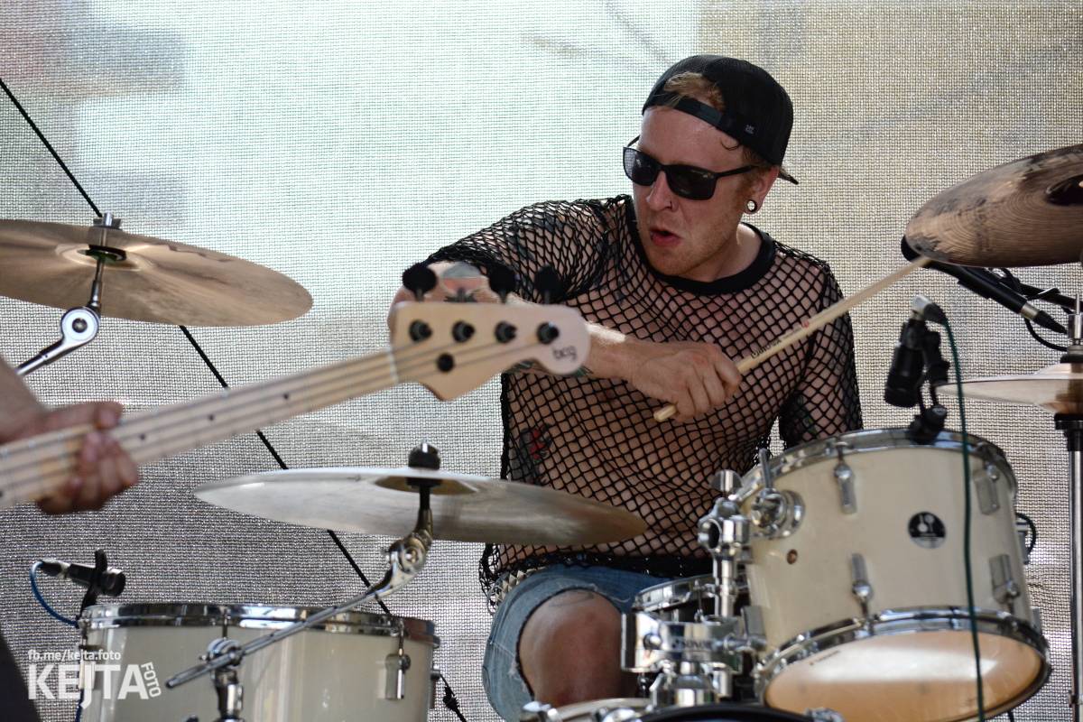 Punk Rock for Ferdinand: nejen dospěláci pařili na RV-4, The Fialky nebo !V.V.Ú.