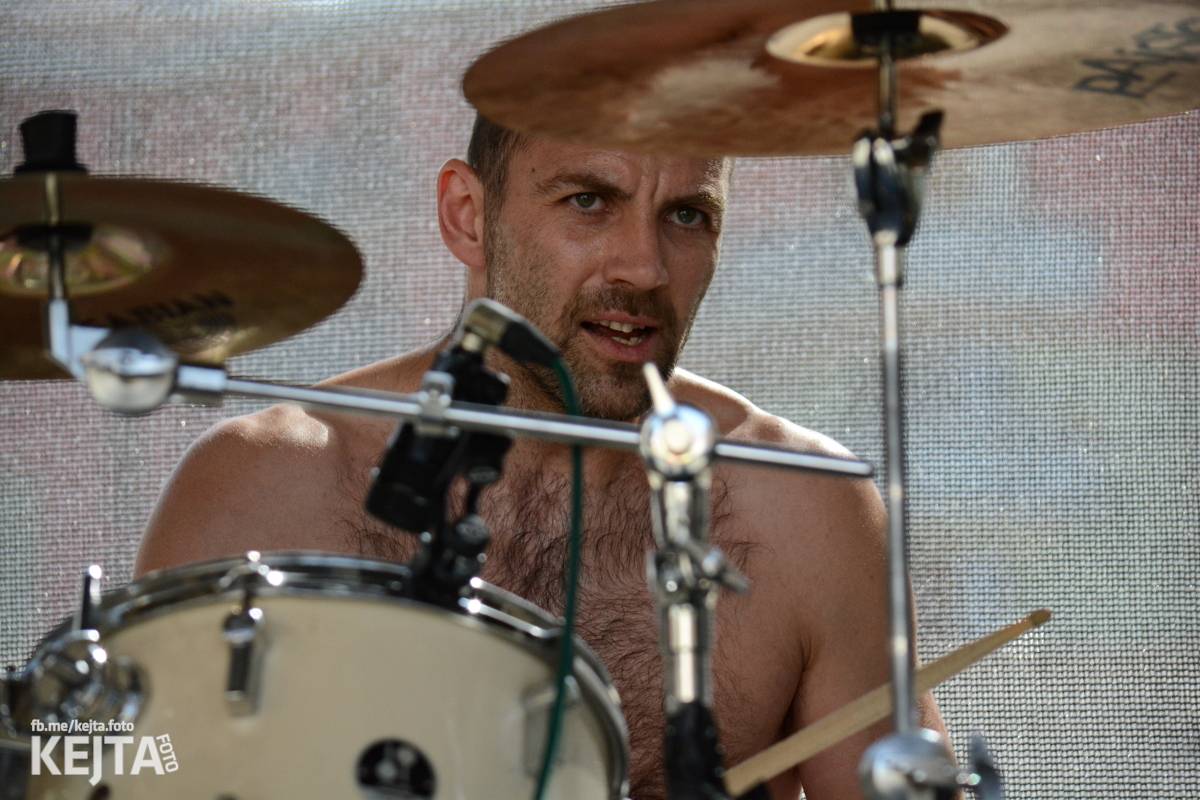 Punk Rock for Ferdinand: nejen dospěláci pařili na RV-4, The Fialky nebo !V.V.Ú.