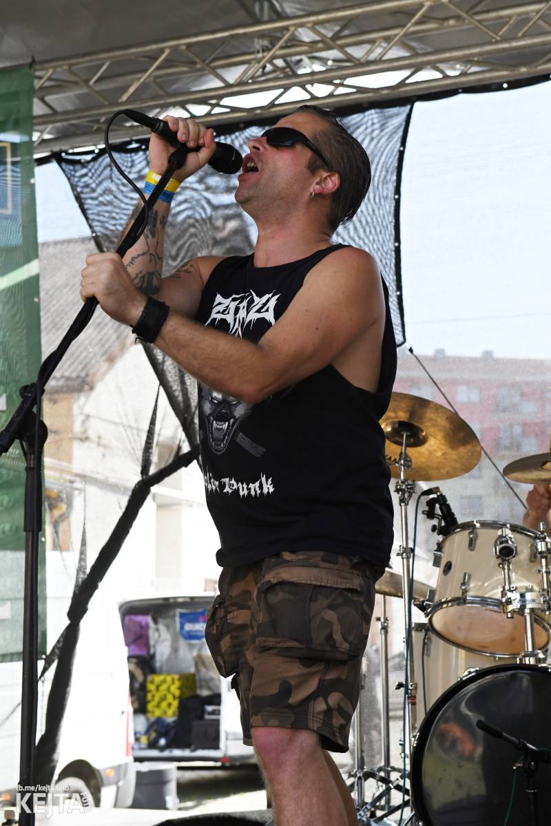 Punk Rock for Ferdinand: nejen dospěláci pařili na RV-4, The Fialky nebo !V.V.Ú.