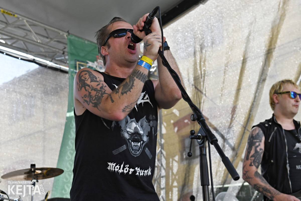 Punk Rock for Ferdinand: nejen dospěláci pařili na RV-4, The Fialky nebo !V.V.Ú.