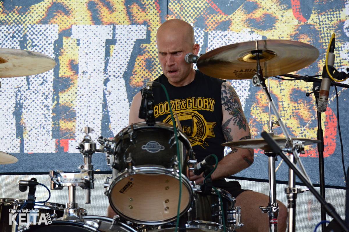 Punk Rock for Ferdinand: nejen dospěláci pařili na RV-4, The Fialky nebo !V.V.Ú.