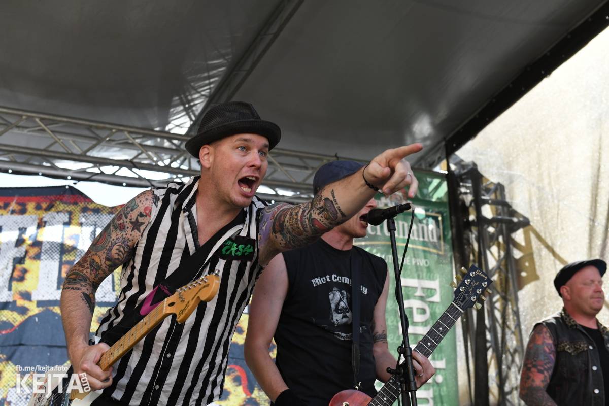 Punk Rock for Ferdinand: nejen dospěláci pařili na RV-4, The Fialky nebo !V.V.Ú.