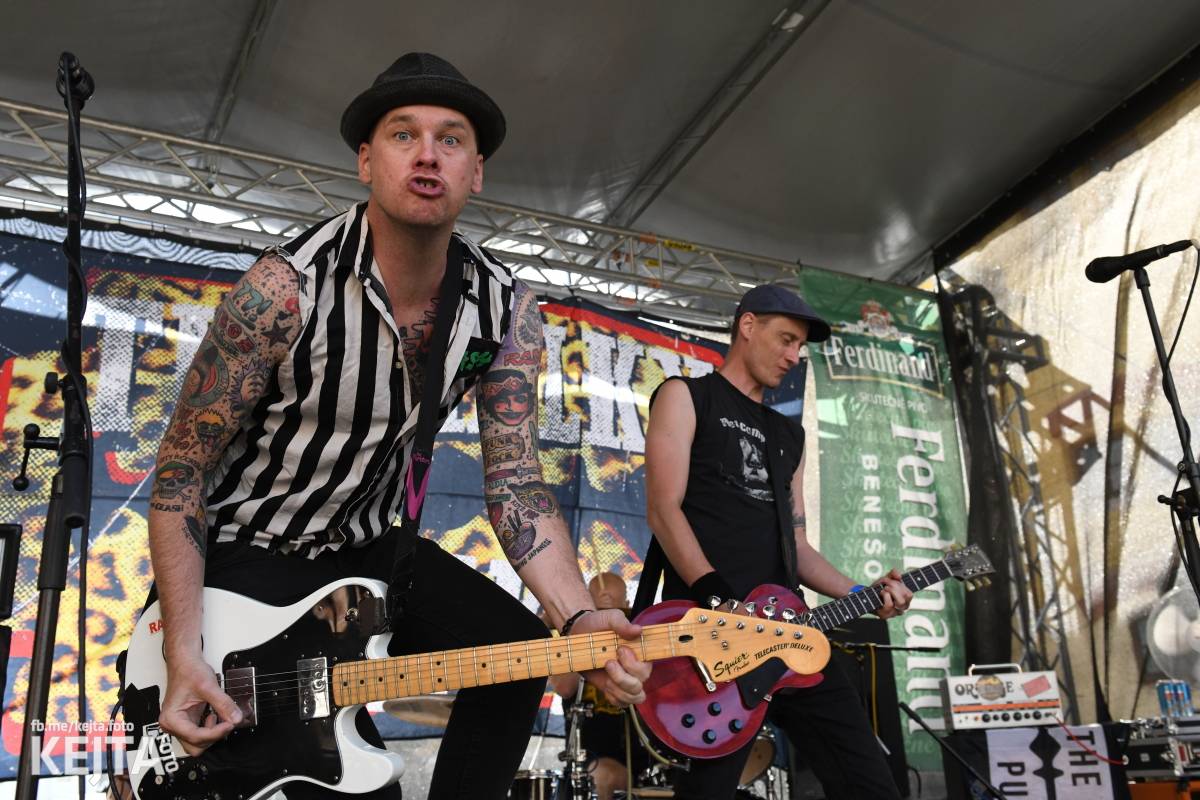 Punk Rock for Ferdinand: nejen dospěláci pařili na RV-4, The Fialky nebo !V.V.Ú.