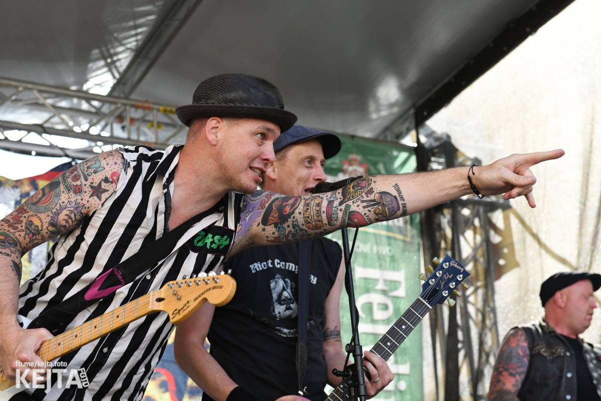 Punk Rock for Ferdinand: nejen dospěláci pařili na RV-4, The Fialky nebo !V.V.Ú.