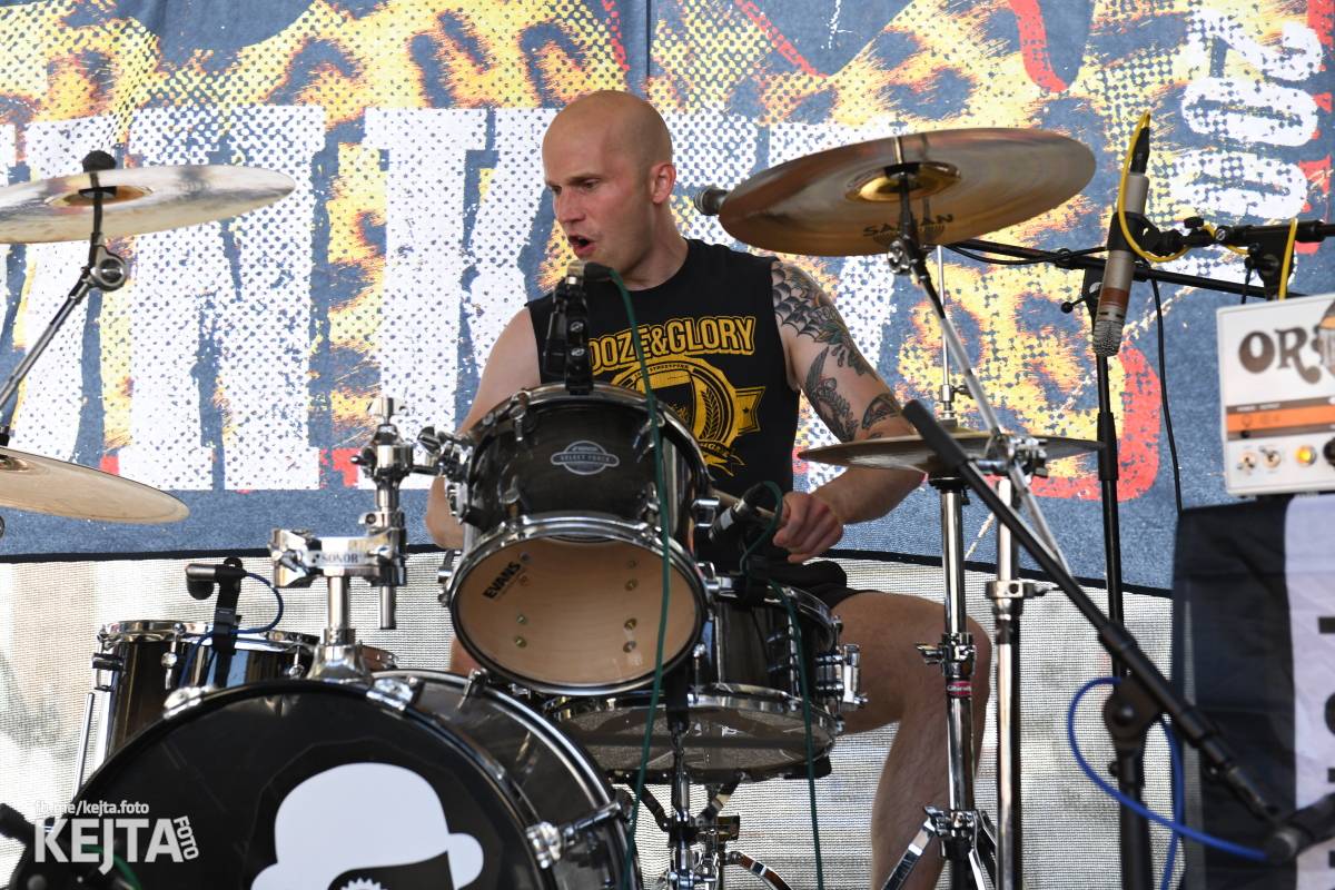 Punk Rock for Ferdinand: nejen dospěláci pařili na RV-4, The Fialky nebo !V.V.Ú.