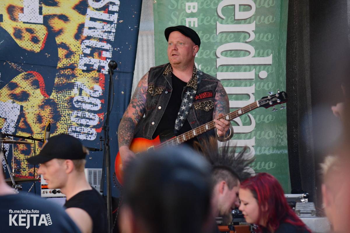 Punk Rock for Ferdinand: nejen dospěláci pařili na RV-4, The Fialky nebo !V.V.Ú.