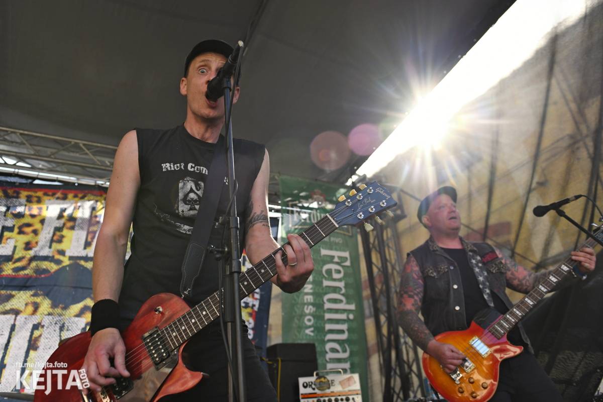 Punk Rock for Ferdinand: nejen dospěláci pařili na RV-4, The Fialky nebo !V.V.Ú.