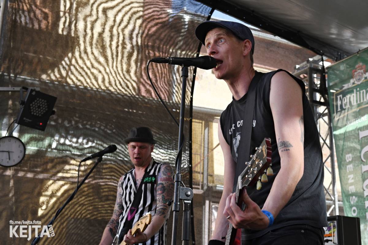 Punk Rock for Ferdinand: nejen dospěláci pařili na RV-4, The Fialky nebo !V.V.Ú.