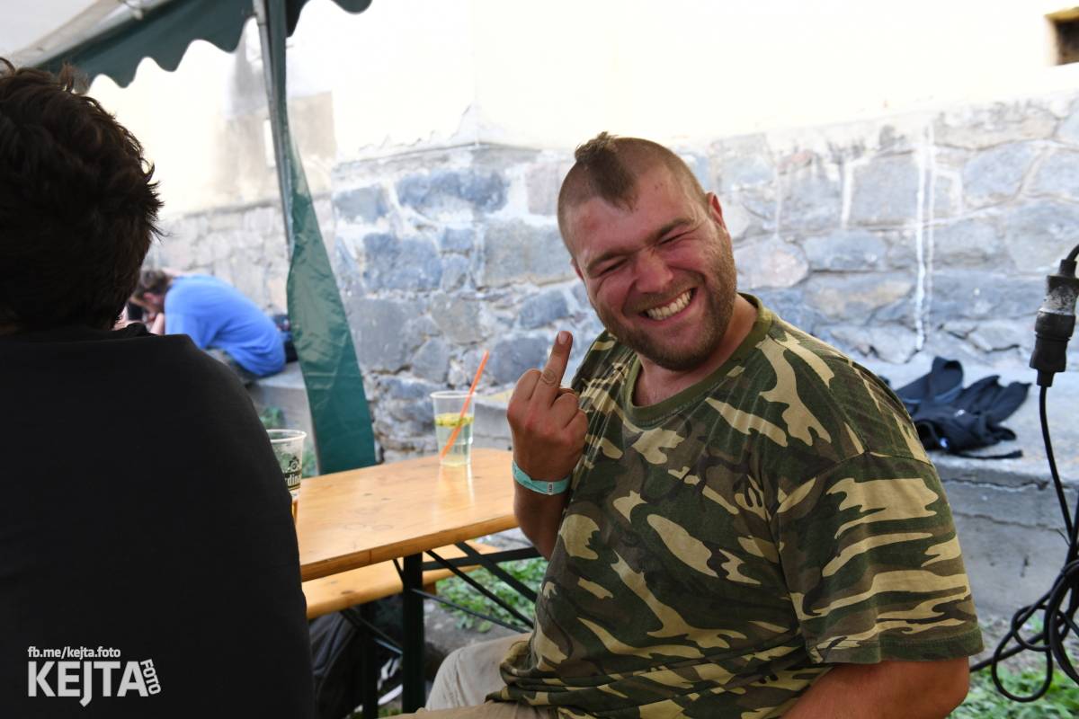 Punk Rock for Ferdinand: nejen dospěláci pařili na RV-4, The Fialky nebo !V.V.Ú.