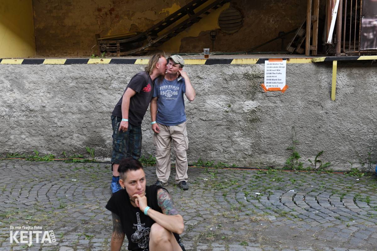 Punk Rock for Ferdinand: nejen dospěláci pařili na RV-4, The Fialky nebo !V.V.Ú.