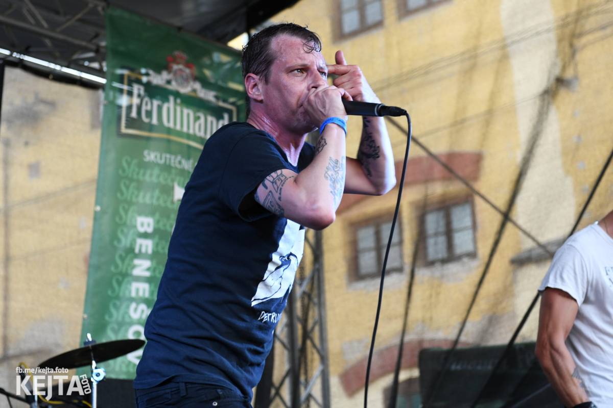 Punk Rock for Ferdinand: nejen dospěláci pařili na RV-4, The Fialky nebo !V.V.Ú.