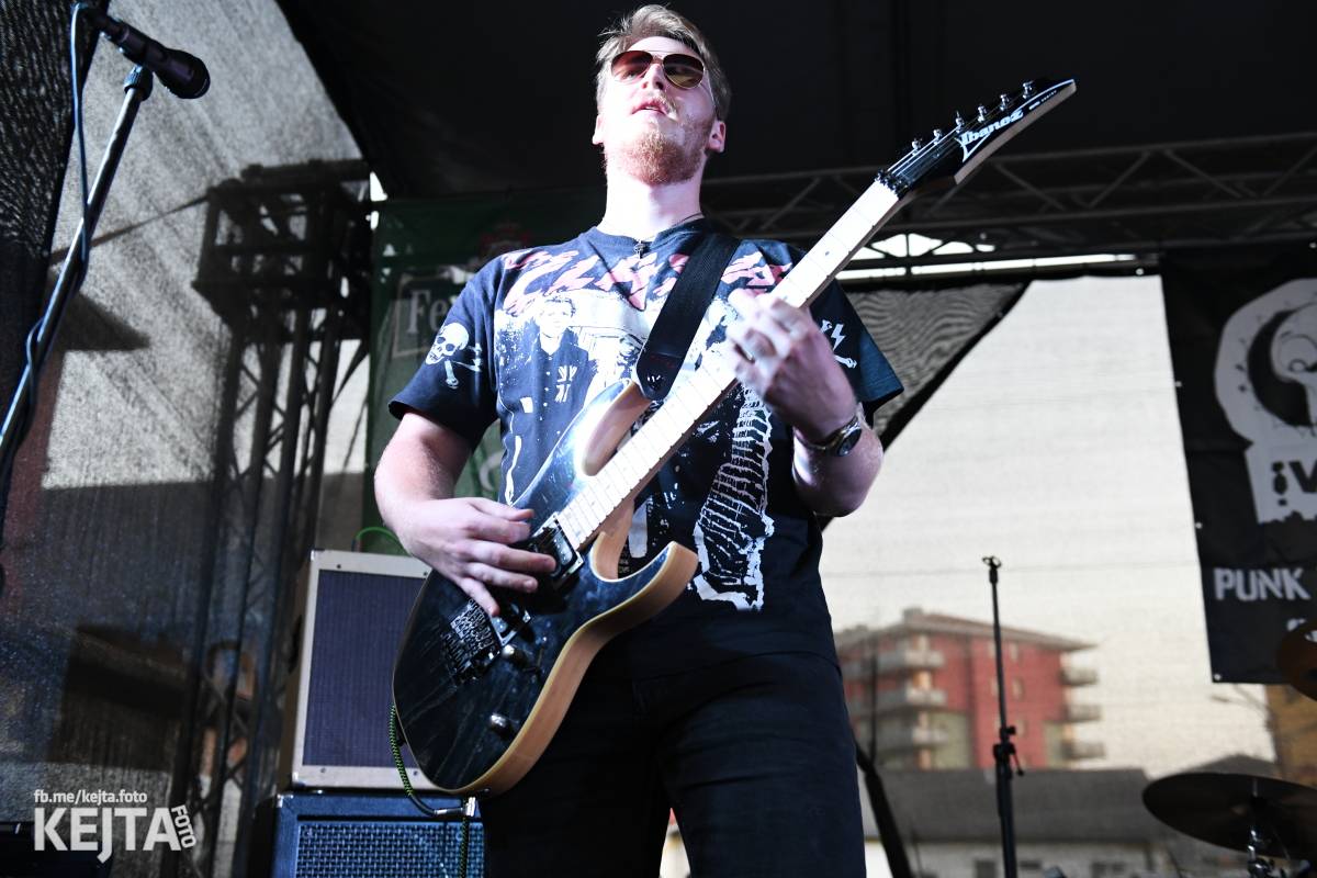 Punk Rock for Ferdinand: nejen dospěláci pařili na RV-4, The Fialky nebo !V.V.Ú.