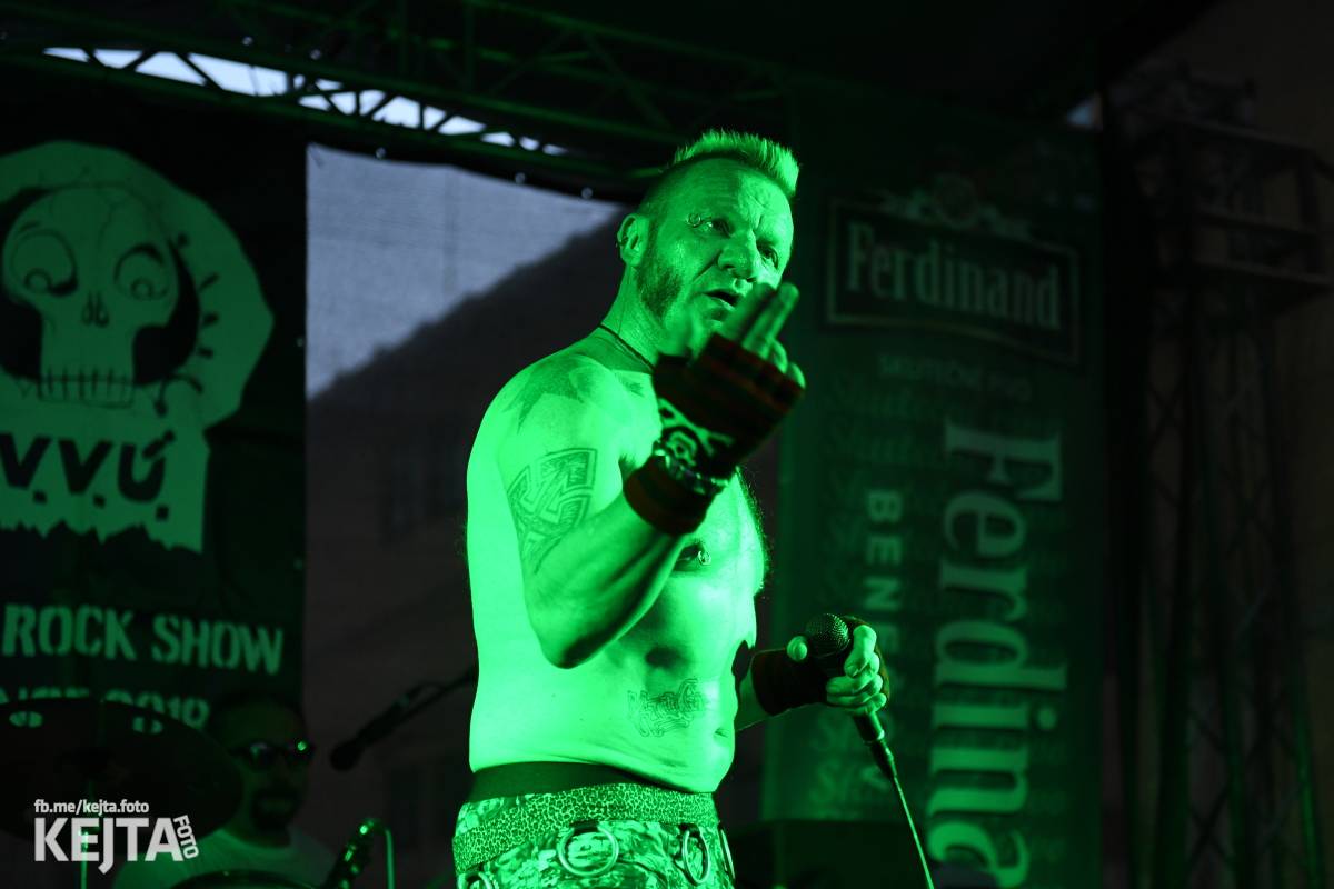 Punk Rock for Ferdinand: nejen dospěláci pařili na RV-4, The Fialky nebo !V.V.Ú.