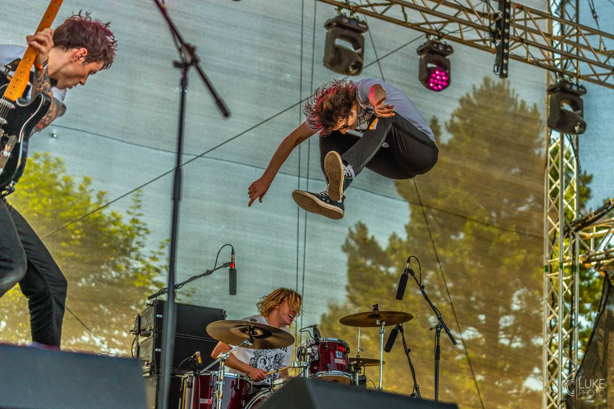 Závěrečný den Rock For People patřil Green Day, Sum 41 a Weezer, bavila i Vypsaná fiXa