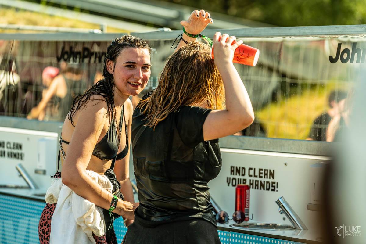 Závěrečný den Rock For People patřil Green Day, Sum 41 a Weezer, bavila i Vypsaná fiXa