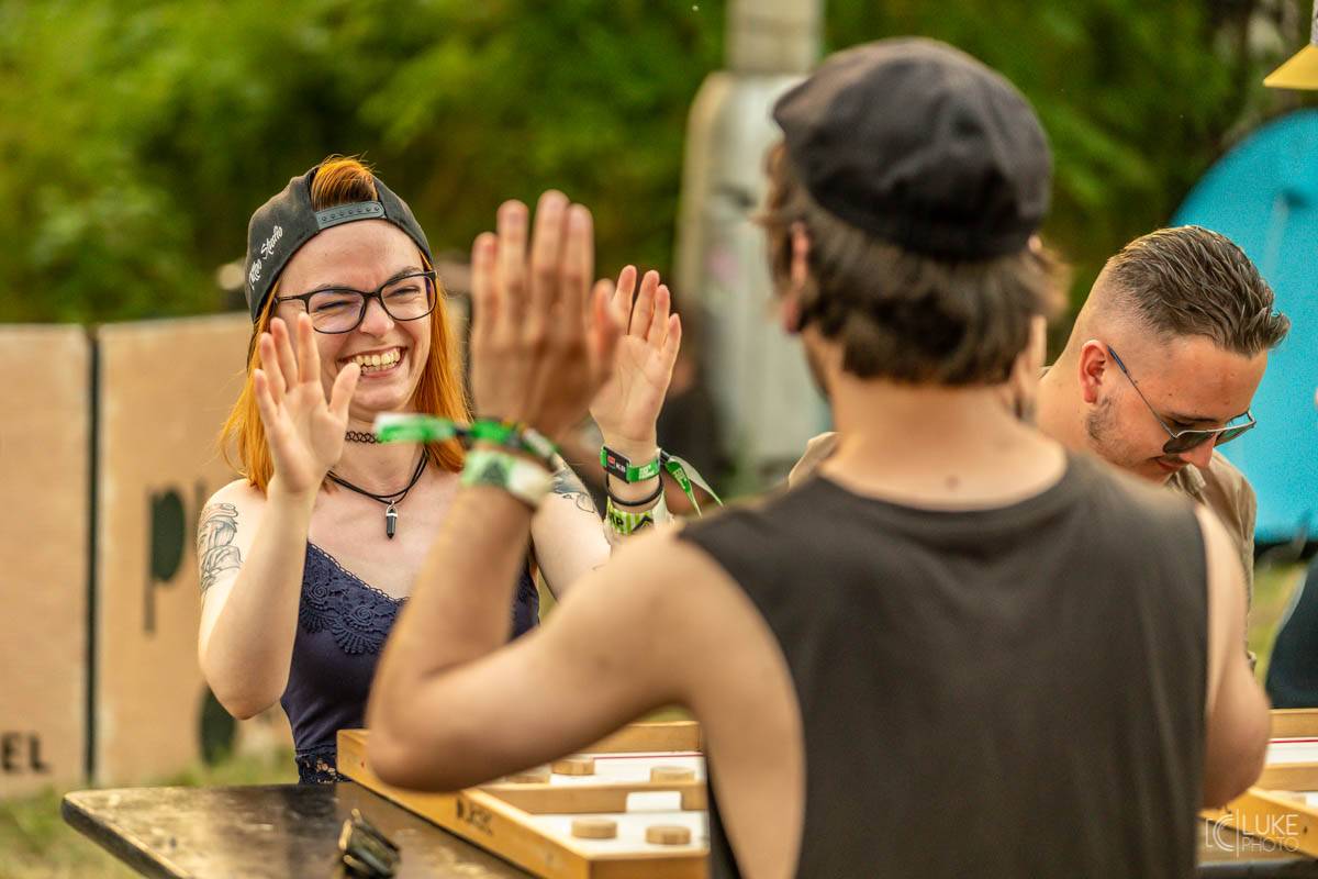 Závěrečný den Rock For People patřil Green Day, Sum 41 a Weezer, bavila i Vypsaná fiXa