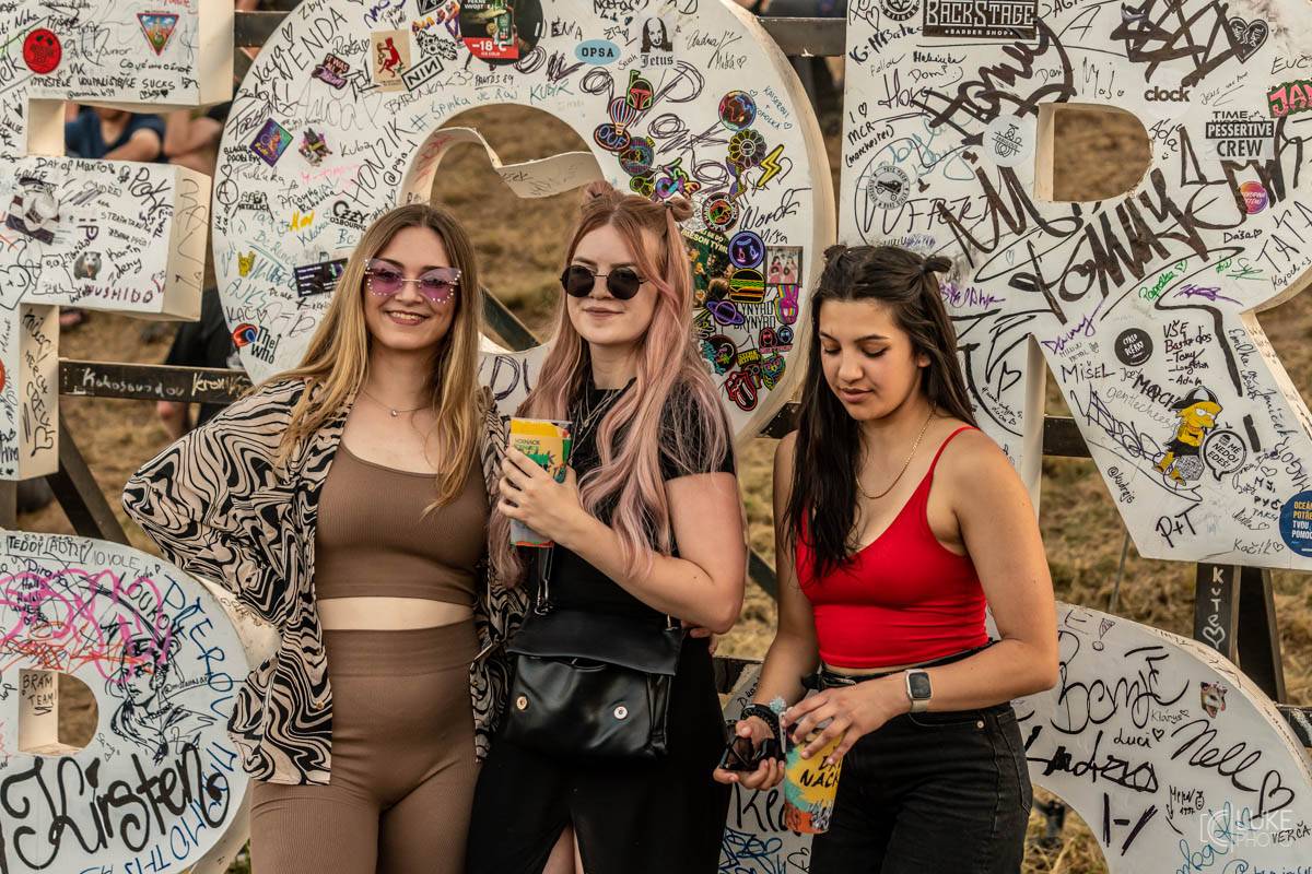 Závěrečný den Rock For People patřil Green Day, Sum 41 a Weezer, bavila i Vypsaná fiXa