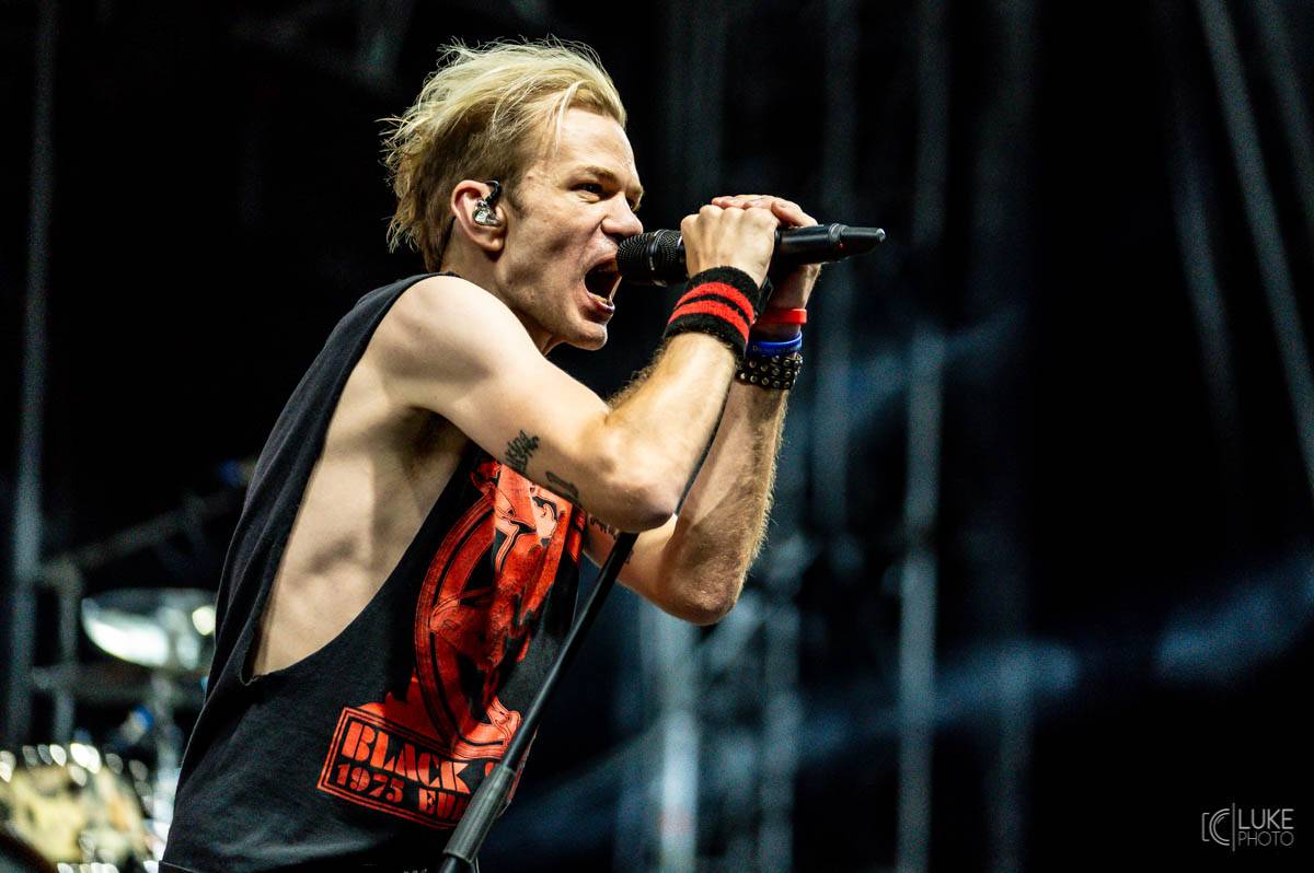 Závěrečný den Rock For People patřil Green Day, Sum 41 a Weezer, bavila i Vypsaná fiXa