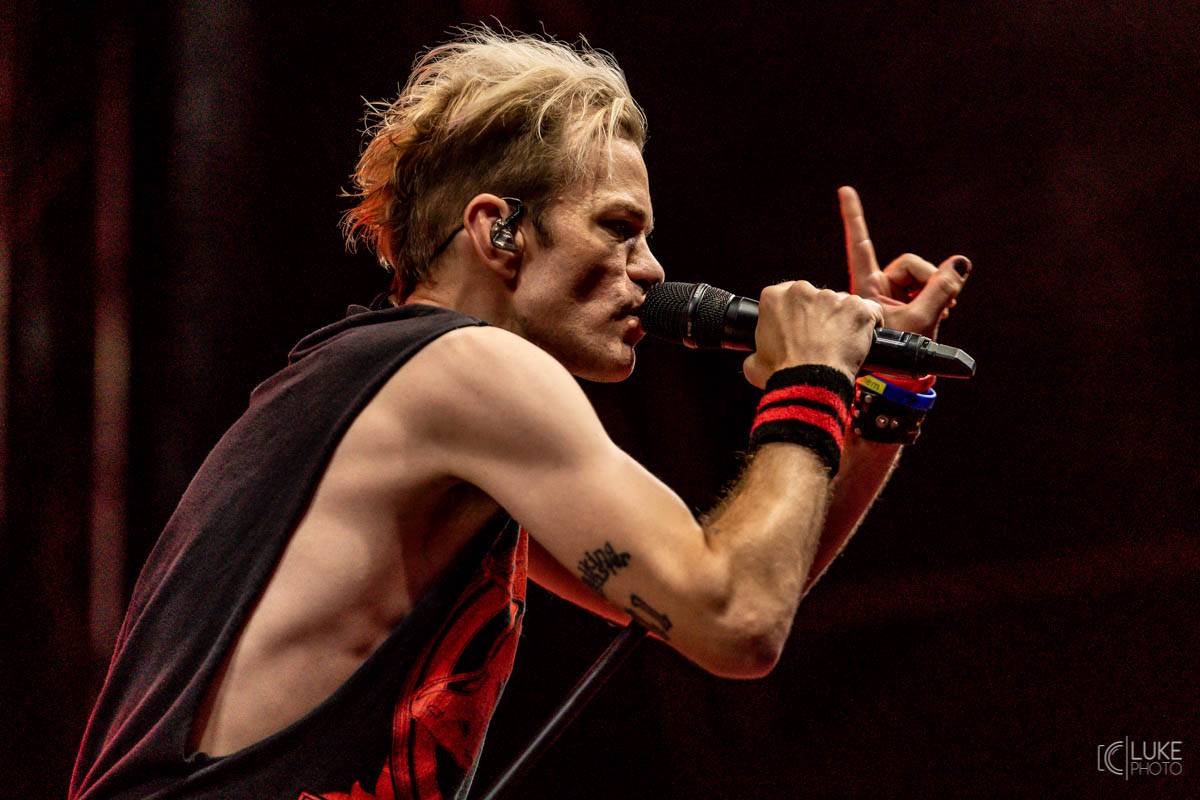 Závěrečný den Rock For People patřil Green Day, Sum 41 a Weezer, bavila i Vypsaná fiXa