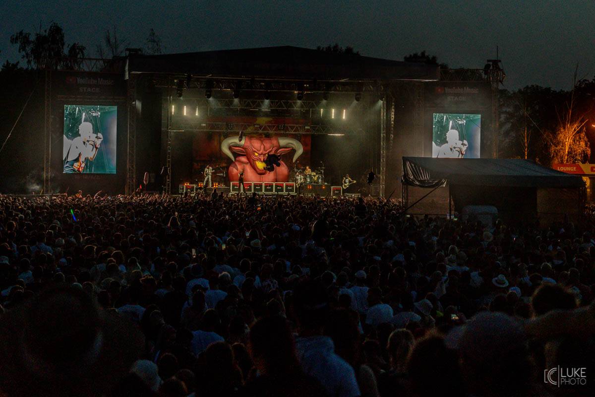 Závěrečný den Rock For People patřil Green Day, Sum 41 a Weezer, bavila i Vypsaná fiXa