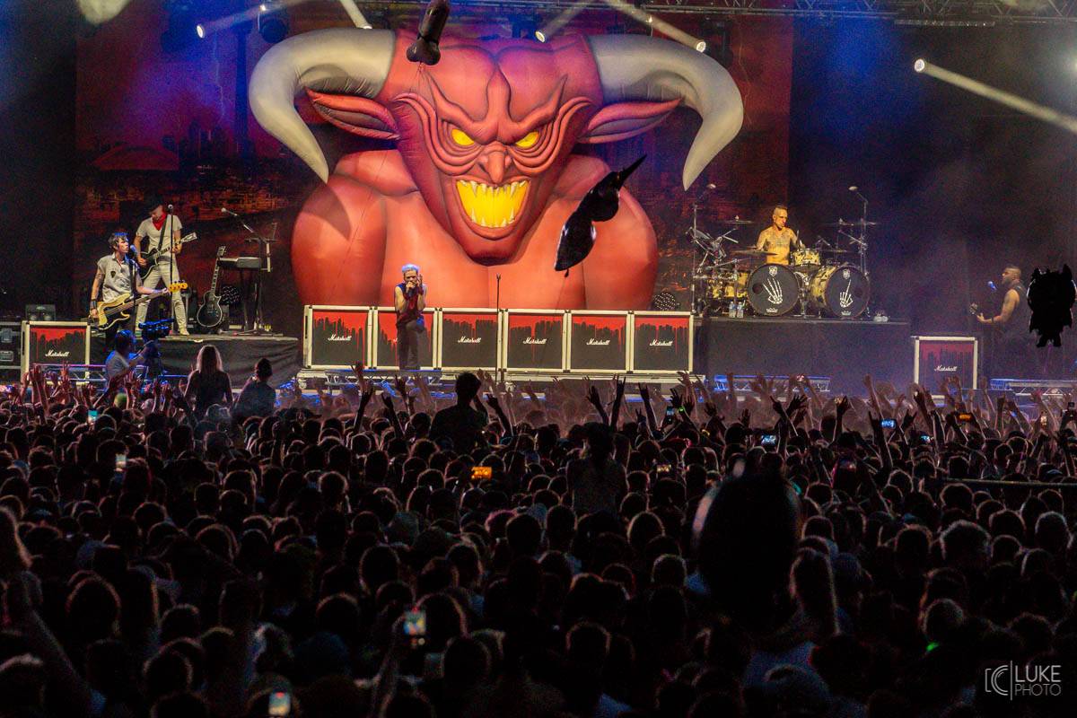 Závěrečný den Rock For People patřil Green Day, Sum 41 a Weezer, bavila i Vypsaná fiXa