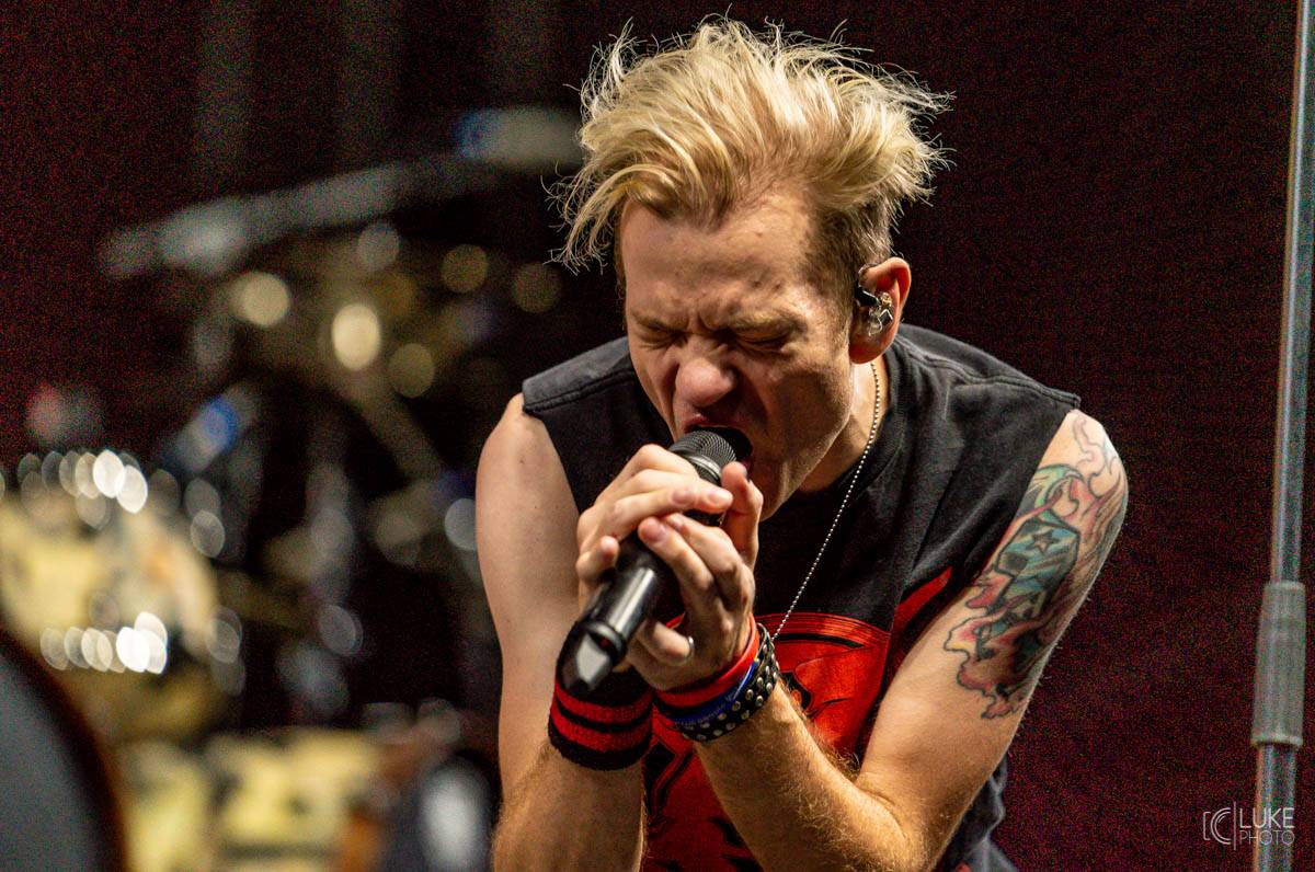 Závěrečný den Rock For People patřil Green Day, Sum 41 a Weezer, bavila i Vypsaná fiXa